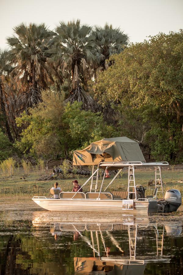 Thamalakane River Lodge Маун Экстерьер фото